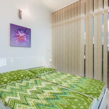 Apartment Vedran With Pool *