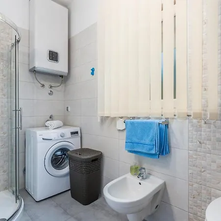 Apartment Vedran With Pool
