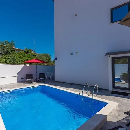 Apartman Vedran With Pool *